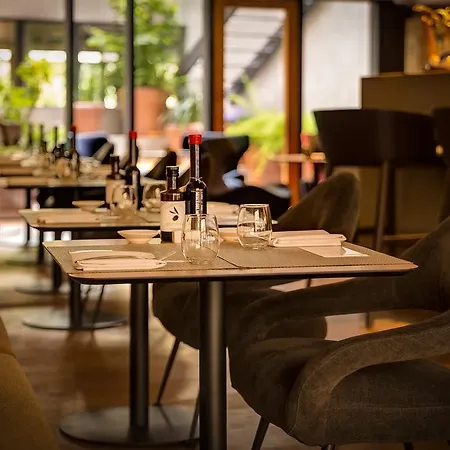 Ohla Eixample 5*